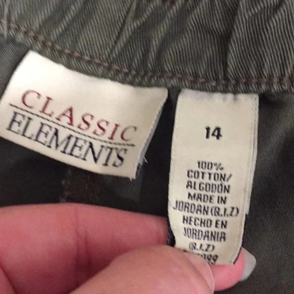 Classic Elements Capris - Picture 6 of 7